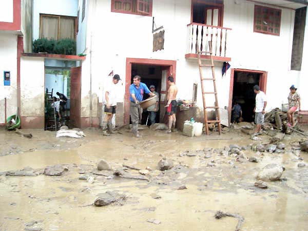 Inundación en Pozuzo - Centro de Pozuzo