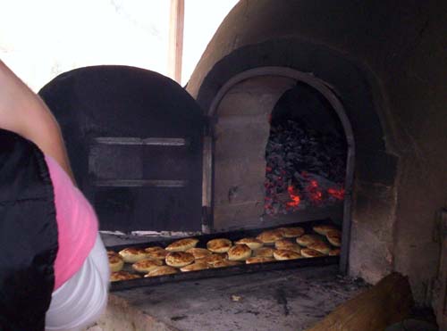 Fundo El Chocho, Cajamarca, panes listos del horno de barro