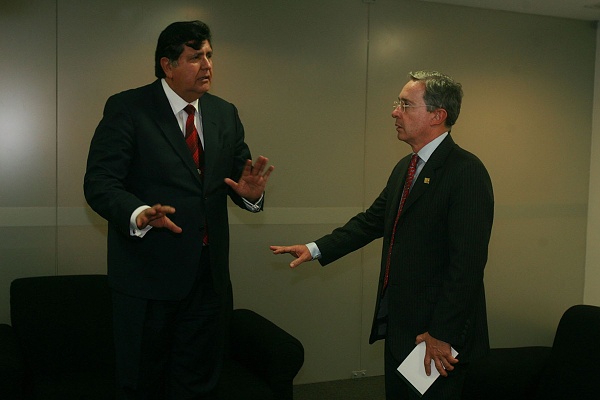 ALC-UE: Alan García y Alvaro Uribe